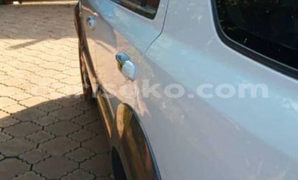 Sayi Na hannu Kia Sorento Blanc Mota in Kigali a Rwanda Sayi Na hannu Kia Sorento Blanc Mota in Kigali a Rwanda