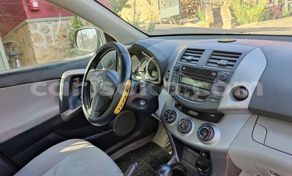 اشتري مستعمل Toyota RAV4 Noir سيارة في Kigali في Rwanda اشتري مستعمل Toyota RAV4 Noir سيارة في Kigali في Rwanda