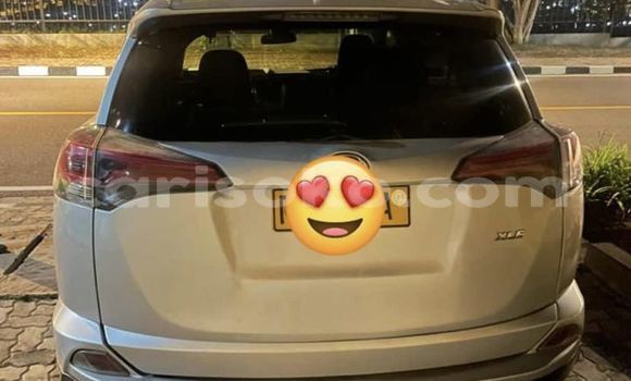 Acheter Occasion Voiture Toyota RAV4 Beige à Kigali, Rwanda Acheter Occasion Voiture Toyota RAV4 Beige à Kigali, Rwanda