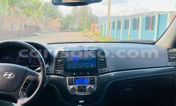 Acheter Occasion Voiture Hyundai Santa Fe Beige à Kigali, Rwanda Acheter Occasion Voiture Hyundai Santa Fe Beige à Kigali, Rwanda