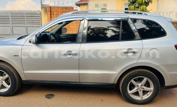 Acheter Occasion Voiture Hyundai Santa Fe Beige à Kigali, Rwanda Acheter Occasion Voiture Hyundai Santa Fe Beige à Kigali, Rwanda
