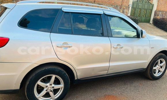 Acheter Occasion Voiture Hyundai Santa Fe Beige à Kigali, Rwanda Acheter Occasion Voiture Hyundai Santa Fe Beige à Kigali, Rwanda