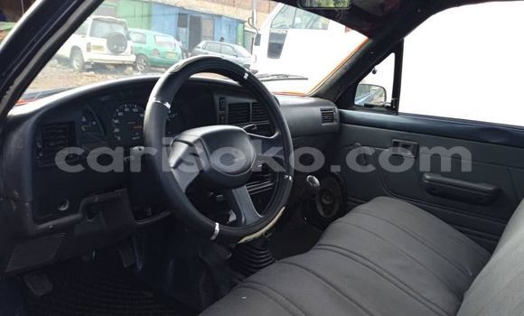 Acheter Occasion Voiture Toyota Hilux Gris à Kigali, Rwanda Acheter Occasion Voiture Toyota Hilux Gris à Kigali, Rwanda