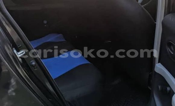 Acheter Occasion Voiture Toyota Yaris Noir à Kigali, Rwanda Acheter Occasion Voiture Toyota Yaris Noir à Kigali, Rwanda