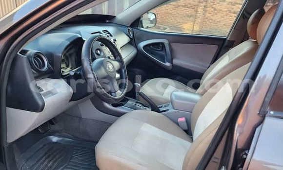 اشتري مستعمل Toyota RAV4 Gris سيارة في Kigali في Rwanda اشتري مستعمل Toyota RAV4 Gris سيارة في Kigali في Rwanda