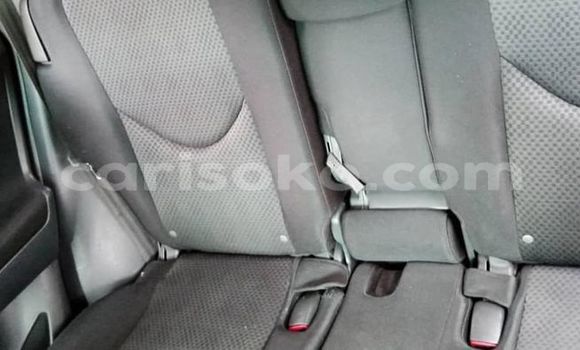 Sayi Na hannu Toyota RAV4 Beige Mota in Kigali a Rwanda Sayi Na hannu Toyota RAV4 Beige Mota in Kigali a Rwanda