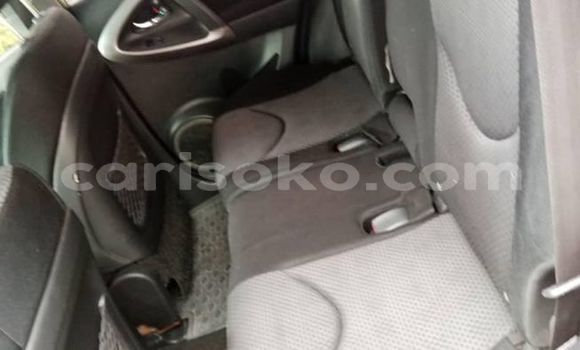 Sayi Na hannu Toyota RAV4 Beige Mota in Kigali a Rwanda Sayi Na hannu Toyota RAV4 Beige Mota in Kigali a Rwanda