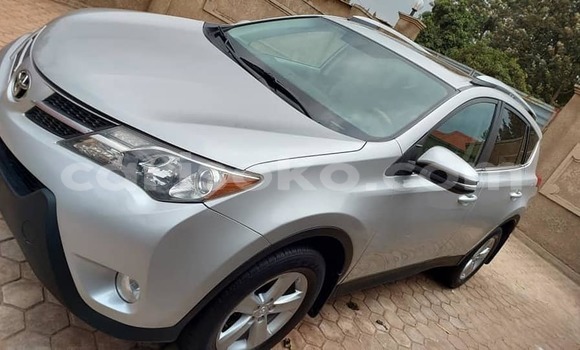 Sayi Na hannu Toyota RAV4 Beige Mota in Kigali a Rwanda Sayi Na hannu Toyota RAV4 Beige Mota in Kigali a Rwanda