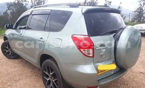 Acheter Occasion Voiture Toyota RAV4 Beige à Kigali, Rwanda Acheter Occasion Voiture Toyota RAV4 Beige à Kigali, Rwanda