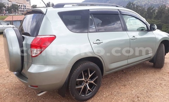 Acheter Occasion Voiture Toyota RAV4 Beige à Kigali, Rwanda Acheter Occasion Voiture Toyota RAV4 Beige à Kigali, Rwanda