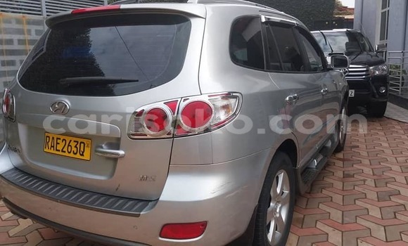 Sayi Na hannu Hyundai Santa Fe Beige Mota in Kigali a Rwanda Sayi Na hannu Hyundai Santa Fe Beige Mota in Kigali a Rwanda