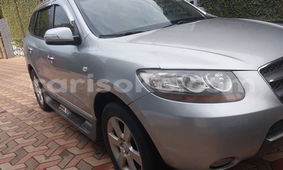 Sayi Na hannu Hyundai Santa Fe Beige Mota in Kigali a Rwanda Sayi Na hannu Hyundai Santa Fe Beige Mota in Kigali a Rwanda
