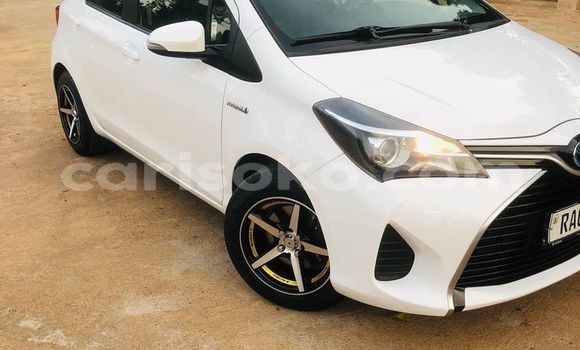 Acheter Occasion Voiture Toyota Yaris Blanc à Kigali, Rwanda Acheter Occasion Voiture Toyota Yaris Blanc à Kigali, Rwanda