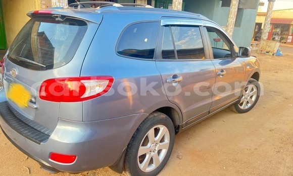 Buy Used Hyundai Santa Fe Blue Car in Kigali in Rwanda Buy Used Hyundai Santa Fe Blue Car in Kigali in Rwanda