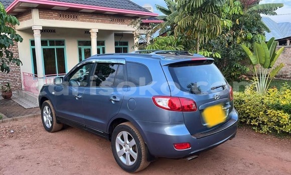 Buy Used Hyundai Santa Fe Blue Car in Kigali in Rwanda Buy Used Hyundai Santa Fe Blue Car in Kigali in Rwanda