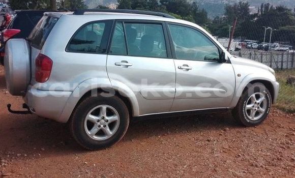 Sayi Na hannu Toyota RAV4 Beige Mota in Kigali a Rwanda Sayi Na hannu Toyota RAV4 Beige Mota in Kigali a Rwanda