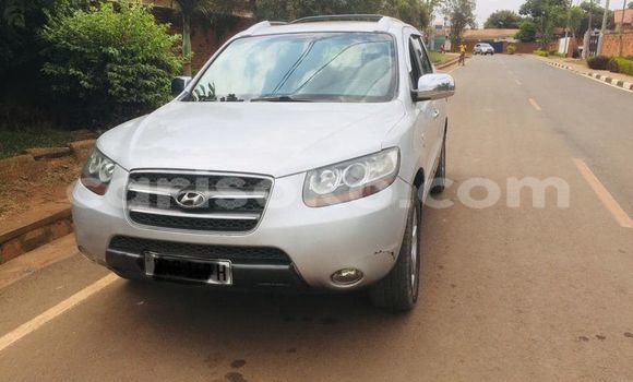 Buy Used Hyundai Santa Fe Beige Car in Kigali in Rwanda Buy Used Hyundai Santa Fe Beige Car in Kigali in Rwanda