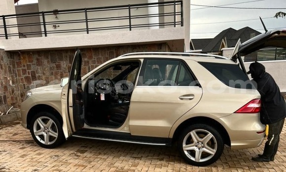 Buy Used Mercedes-Benz ML–Class Beige Car in Kigali in Rwanda Buy Used Mercedes-Benz ML–Class Beige Car in Kigali in Rwanda
