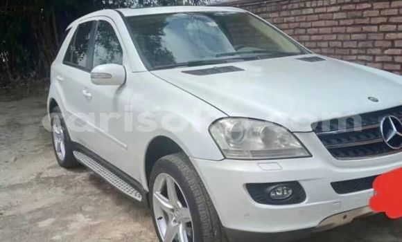 Buy Used Mercedes-Benz ML–Class White Car in Kigali in Rwanda Buy Used Mercedes-Benz ML–Class White Car in Kigali in Rwanda