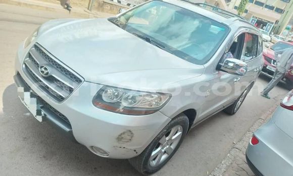 Buy Used Hyundai Santa Fe Beige Car in Kigali in Rwanda Buy Used Hyundai Santa Fe Beige Car in Kigali in Rwanda