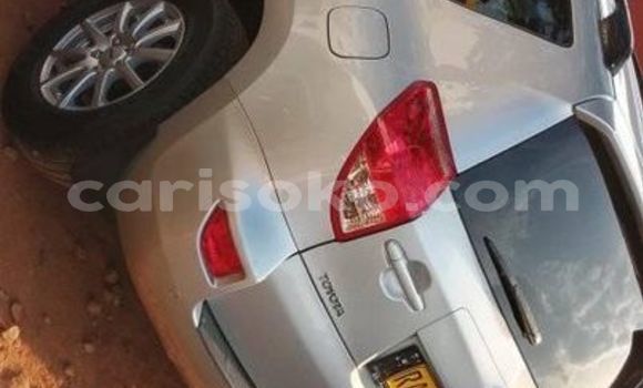 Sayi Na hannu Toyota RAV4 Beige Mota in Kigali a Rwanda Sayi Na hannu Toyota RAV4 Beige Mota in Kigali a Rwanda