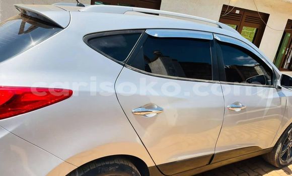 Buy Used Hyundai Tucson Beige Car in Kigali in Rwanda Buy Used Hyundai Tucson Beige Car in Kigali in Rwanda