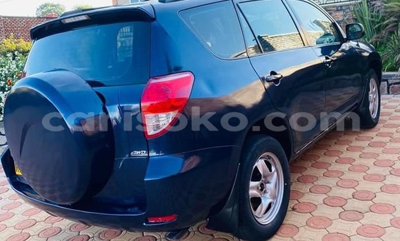 Sayi Na hannu Toyota RAV4 Bleu Mota in Kigali a Rwanda Sayi Na hannu Toyota RAV4 Bleu Mota in Kigali a Rwanda