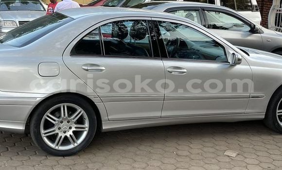 Acheter Occasion Voiture Mercedes-Benz C-klasse Beige à Kigali, Rwanda