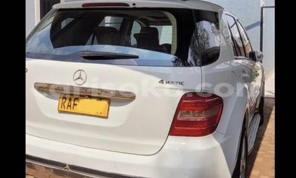 اشتري مستعمل Mercedes-Benz ML–Class Blanc سيارة في Kigali في Rwanda اشتري مستعمل Mercedes-Benz ML–Class Blanc سيارة في Kigali في Rwanda