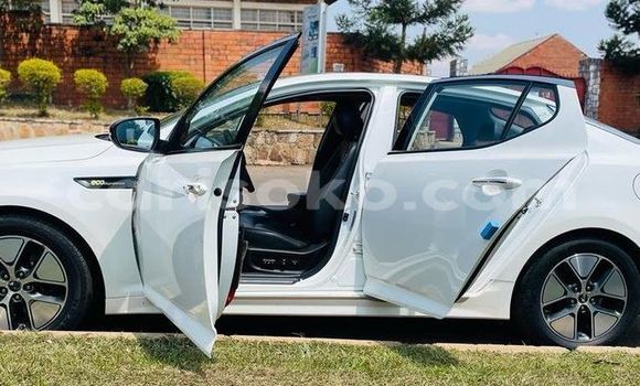 Buy Used Kia K5 White Car in Kigali in Rwanda Buy Used Kia K5 White Car in Kigali in Rwanda