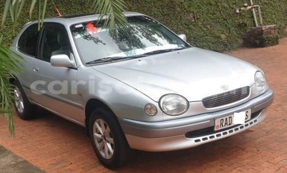 Sayi Na hannu Toyota Corolla Beige Mota in Kigali a Rwanda Sayi Na hannu Toyota Corolla Beige Mota in Kigali a Rwanda