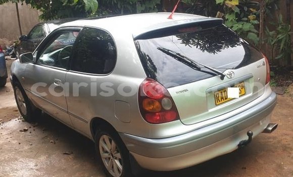 Sayi Na hannu Toyota Corolla Beige Mota in Kigali a Rwanda Sayi Na hannu Toyota Corolla Beige Mota in Kigali a Rwanda