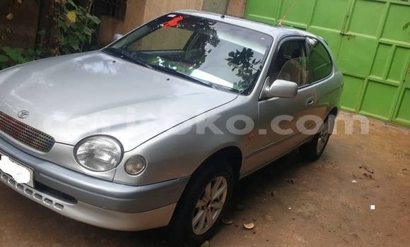 Sayi Na hannu Toyota Corolla Beige Mota in Kigali a Rwanda Sayi Na hannu Toyota Corolla Beige Mota in Kigali a Rwanda