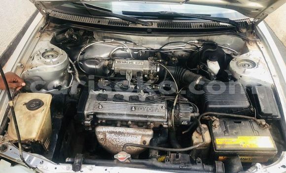 Sayi Na hannu Toyota Corolla Beige Mota in Kigali a Rwanda Sayi Na hannu Toyota Corolla Beige Mota in Kigali a Rwanda