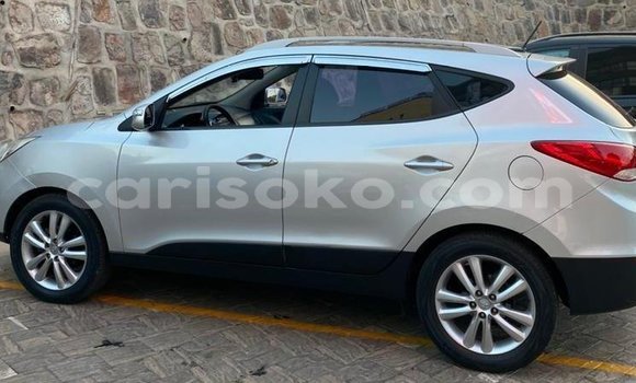 Buy Used Hyundai Tucson Beige Car in Kigali in Rwanda Buy Used Hyundai Tucson Beige Car in Kigali in Rwanda