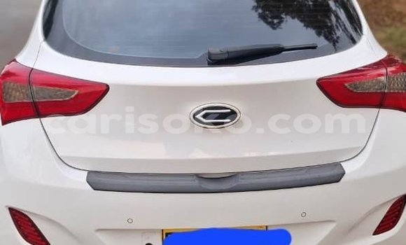 Buy Used Hyundai i30 White Car in Kigali in Rwanda Buy Used Hyundai i30 White Car in Kigali in Rwanda