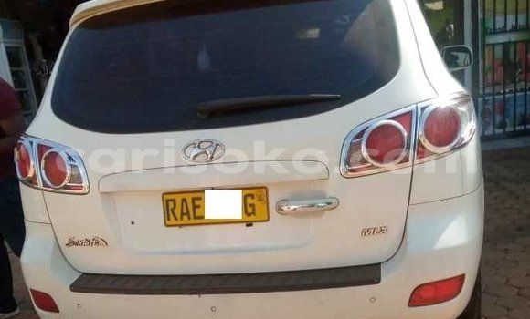 Buy Used Hyundai Santa Fe White Car in Kigali in Rwanda Buy Used Hyundai Santa Fe White Car in Kigali in Rwanda