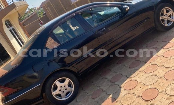 Sayi Na hannu Mercedes-Benz KOMPRESSOR Noir Mota in Kigali a Rwanda Sayi Na hannu Mercedes-Benz KOMPRESSOR Noir Mota in Kigali a Rwanda