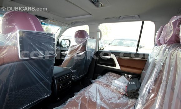 Acheter Import Voiture Toyota Land Cruiser Noir à Import - Dubai, Rwanda Acheter Import Voiture Toyota Land Cruiser Noir à Import - Dubai, Rwanda