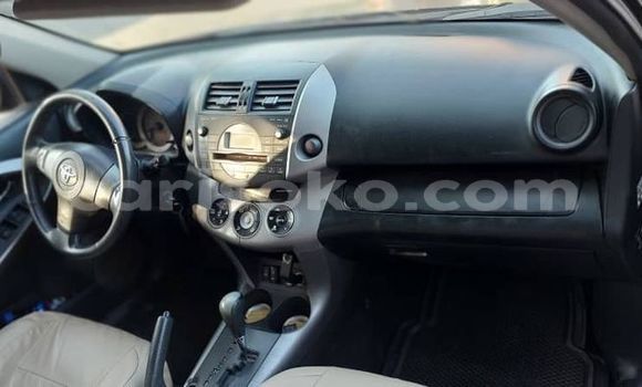Sayi Na hannu Toyota RAV4 Gris Mota in Kigali a Rwanda Sayi Na hannu Toyota RAV4 Gris Mota in Kigali a Rwanda