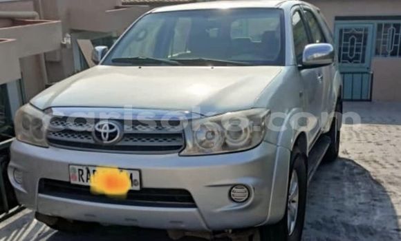 Acheter Occasion Voiture Toyota 4Runner Beige à Kigali, Rwanda Acheter Occasion Voiture Toyota 4Runner Beige à Kigali, Rwanda