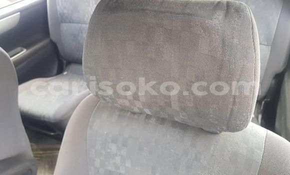 Acheter Occasion Voiture Toyota Corolla Verso Beige à Kigali, Rwanda Acheter Occasion Voiture Toyota Corolla Verso Beige à Kigali, Rwanda