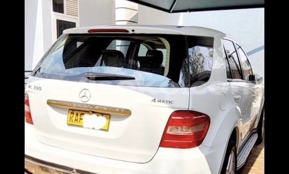 Acheter Occasion Voiture Mercedes-Benz ML–Class Blanc à Kigali, Rwanda Acheter Occasion Voiture Mercedes-Benz ML–Class Blanc à Kigali, Rwanda