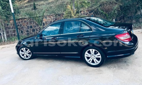 اشتري مستعمل Mercedes-Benz B-klasse Noir سيارة في Kigali في Rwanda اشتري مستعمل Mercedes-Benz B-klasse Noir سيارة في Kigali في Rwanda