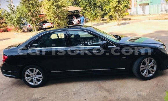 اشتري مستعمل Mercedes-Benz B-klasse Noir سيارة في Kigali في Rwanda اشتري مستعمل Mercedes-Benz B-klasse Noir سيارة في Kigali في Rwanda