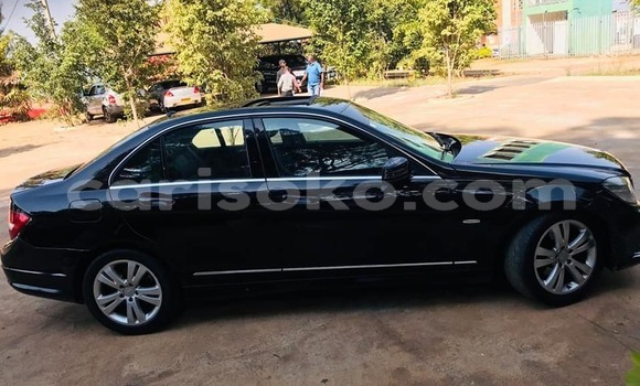 اشتري مستعمل Mercedes-Benz B-klasse Noir سيارة في Kigali في Rwanda اشتري مستعمل Mercedes-Benz B-klasse Noir سيارة في Kigali في Rwanda