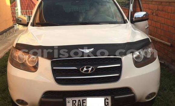 Buy Used Hyundai Santa Fe White Car in Kigali in Rwanda Buy Used Hyundai Santa Fe White Car in Kigali in Rwanda