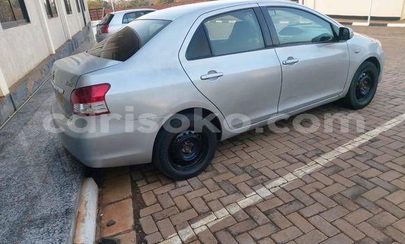 Acheter Occasion Voiture Toyota Yaris Beige à Kigali, Rwanda