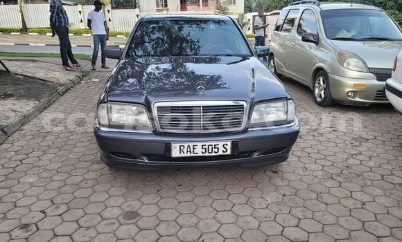 Acheter Occasion Voiture Mercedes-Benz C180 coupe Gris à Kigali, Rwanda