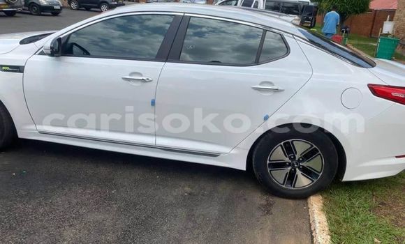 اشتري مستعمل Kia K5 Blanc سيارة في Kigali في Rwanda اشتري مستعمل Kia K5 Blanc سيارة في Kigali في Rwanda